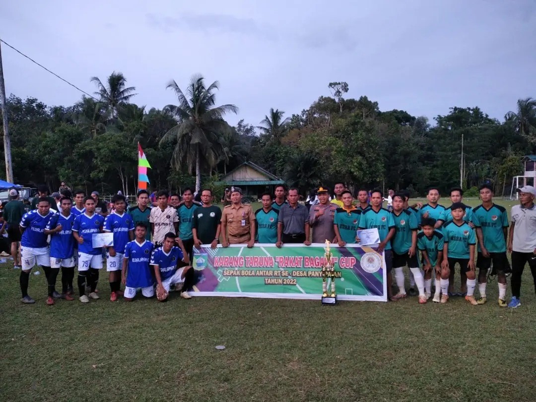 Penutupan Karang Taruna \"Rakat Bagawi\" Cup Sepakbola Antar RT se Desa Panyipatan Tahun 2022